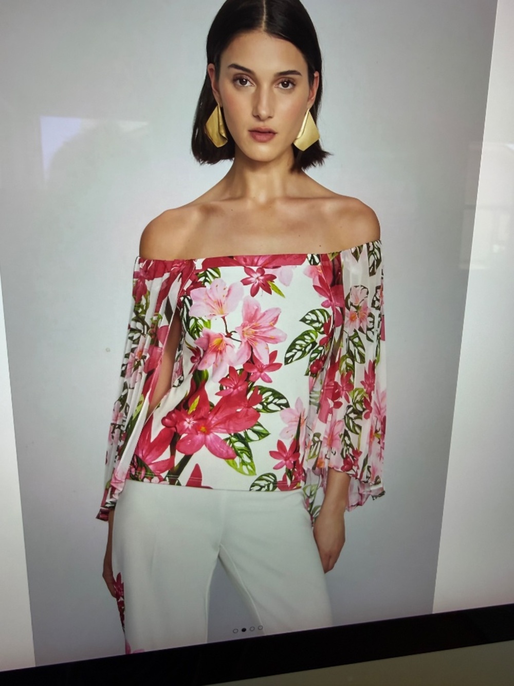 Joseph Ribkoff Signature Floral top size 10. $264